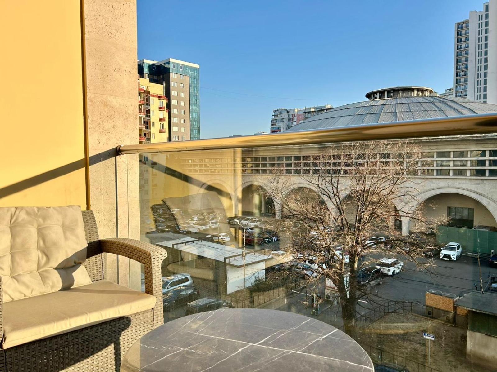 City Center - Next To Holiday Inn -2Br Apartment Tbilisi Exterior foto