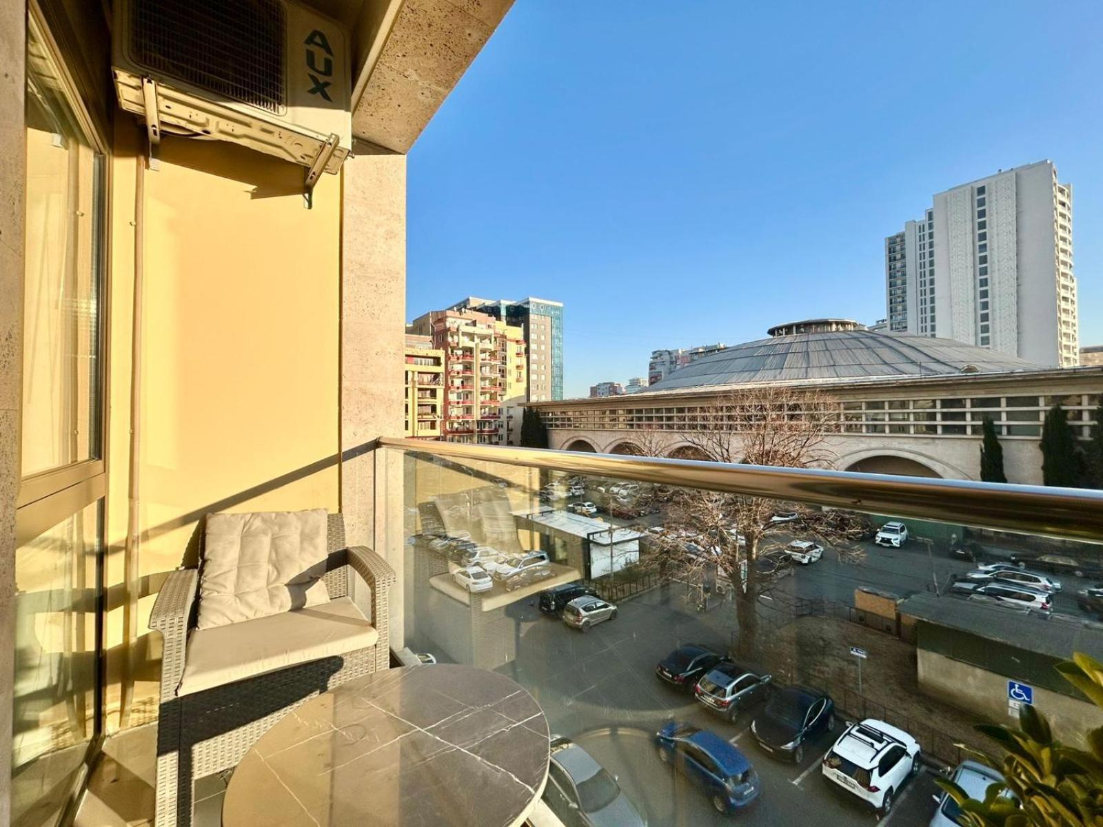 City Center - Next To Holiday Inn -2Br Apartment Tbilisi Exterior foto