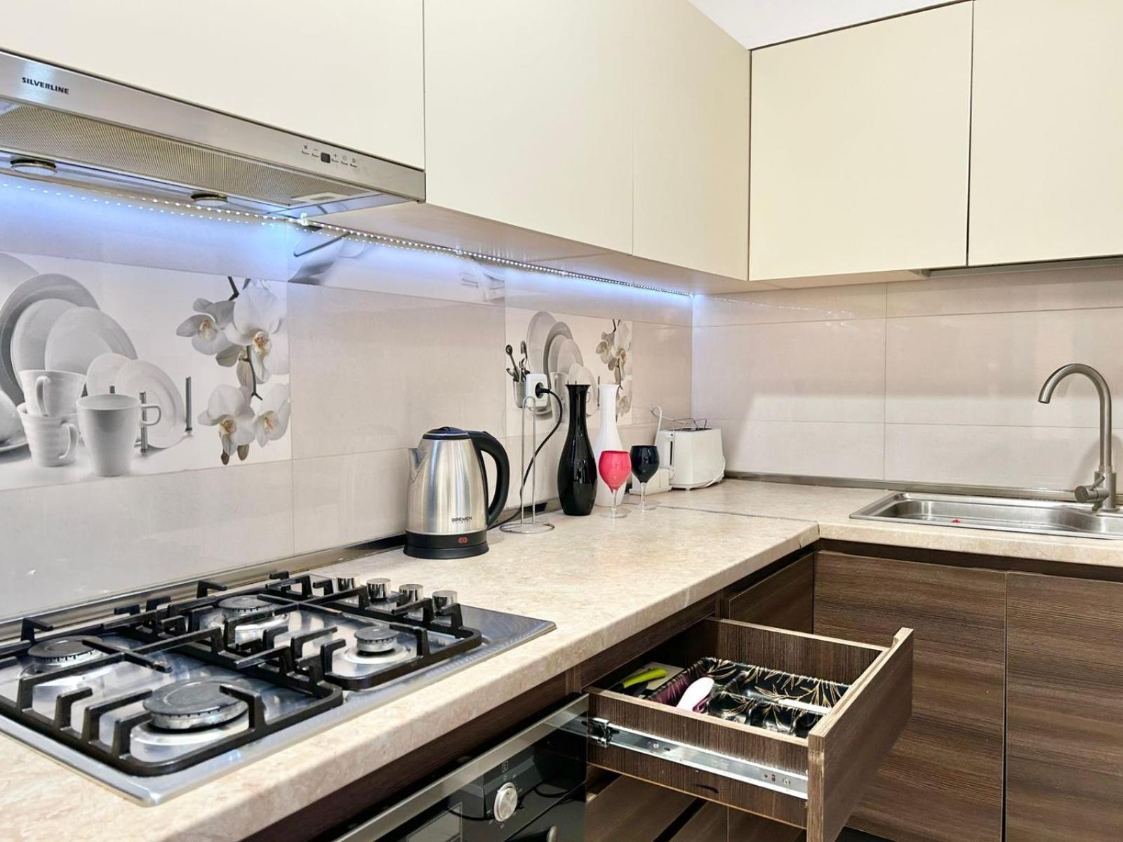 City Center - Next To Holiday Inn -2Br Apartment Tbilisi Exterior foto