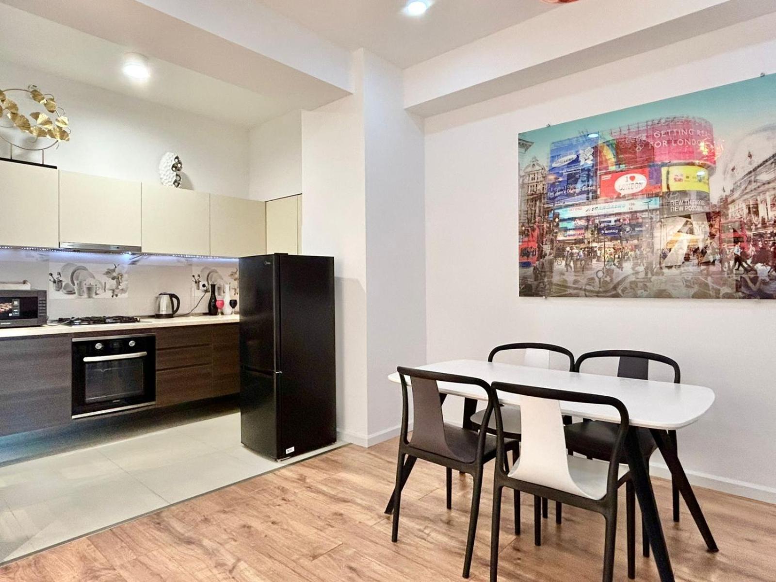 City Center - Next To Holiday Inn -2Br Apartment Tbilisi Exterior foto