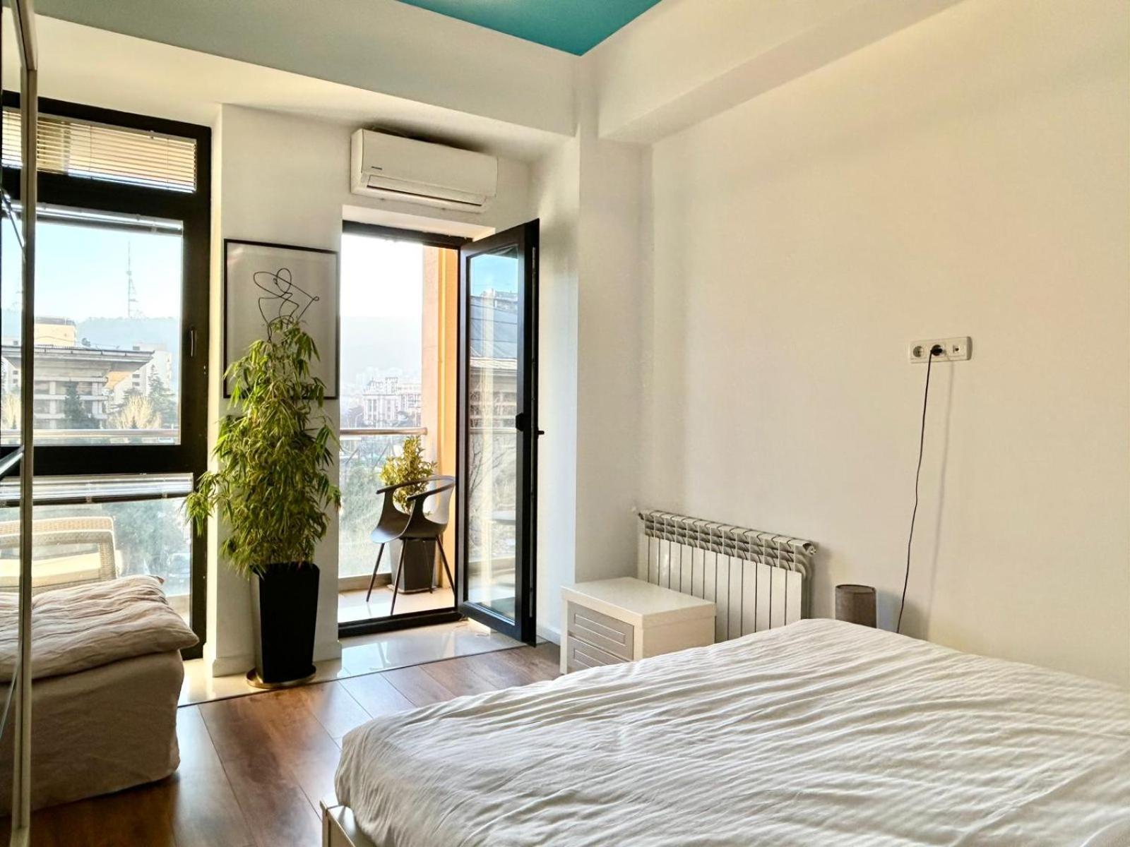 City Center - Next To Holiday Inn -2Br Apartment Tbilisi Exterior foto
