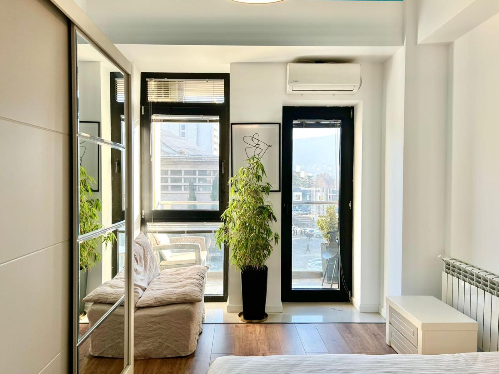 City Center - Next To Holiday Inn -2Br Apartment Tbilisi Exterior foto