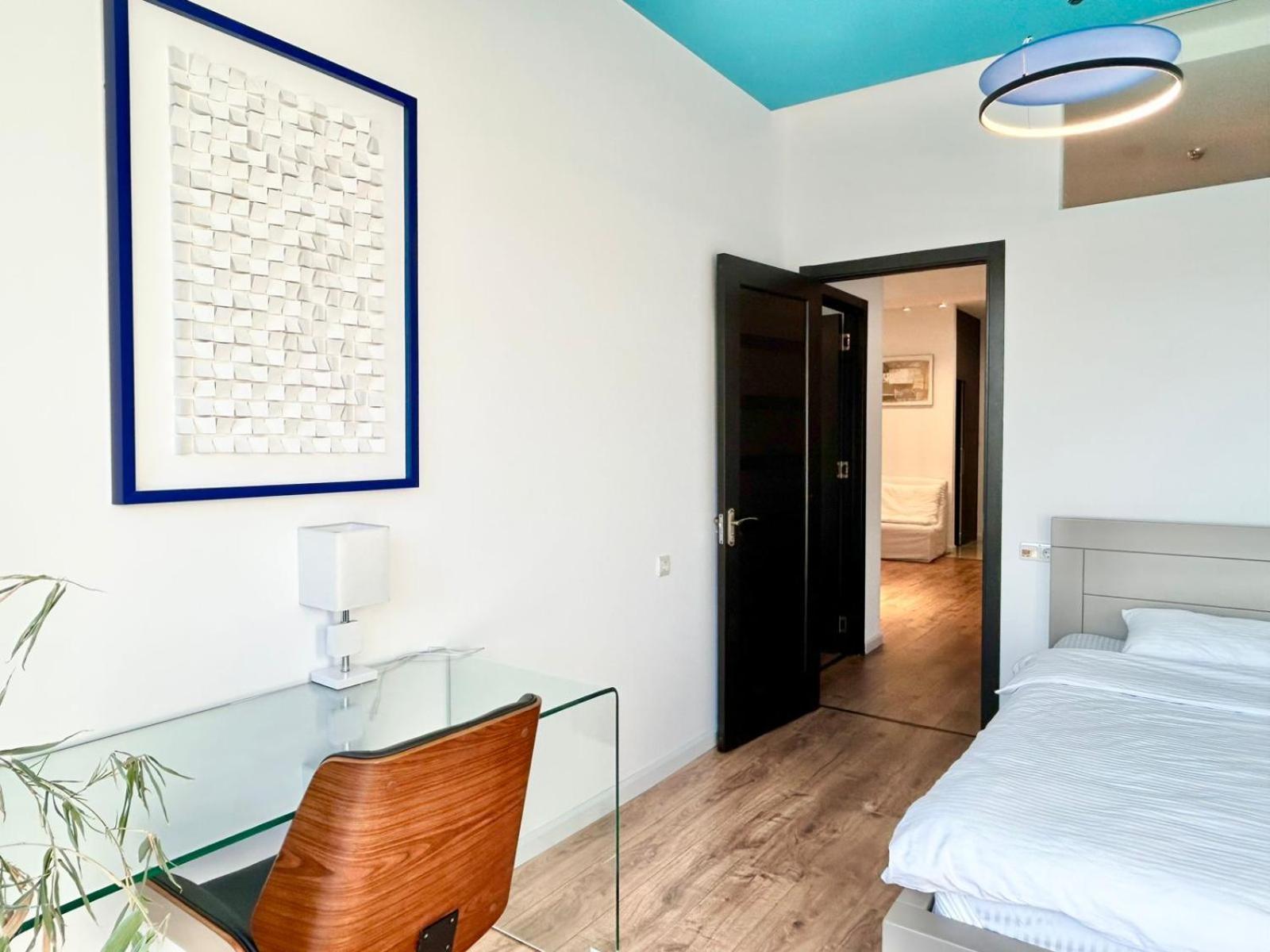 City Center - Next To Holiday Inn -2Br Apartment Tbilisi Exterior foto